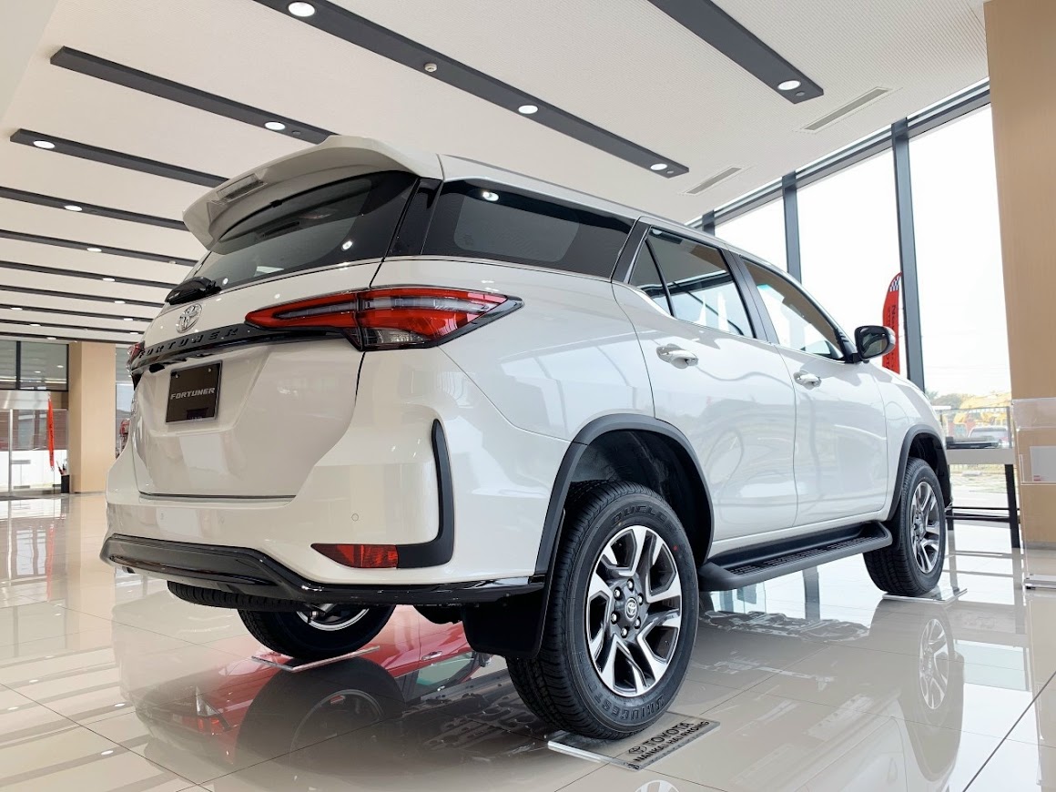 Fortuner Legender 2.4AT 4X2