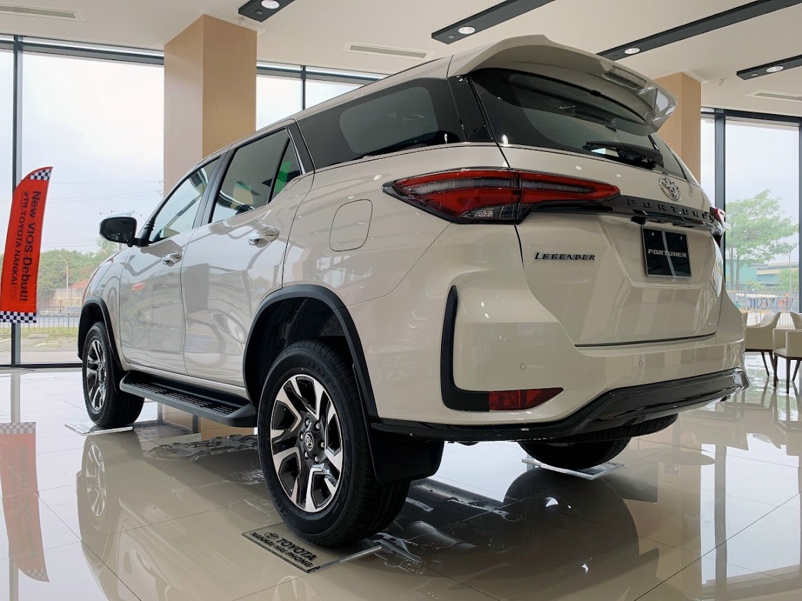 Fortuner Legender 2.4AT 4X2