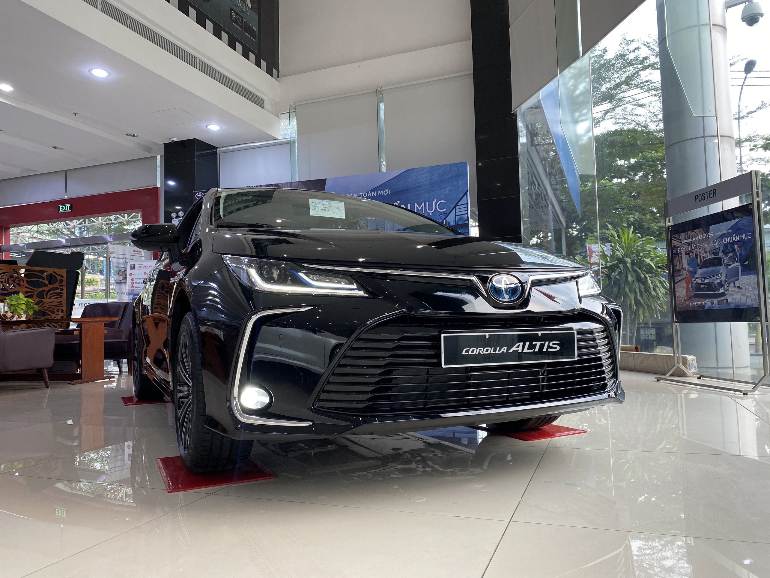 Toyota Phú Yên Giới thiệu Toyota Corolla Altis 2022, Giá xe lăn bánh & đánh giá thông số kỹ thuật (5/2022)